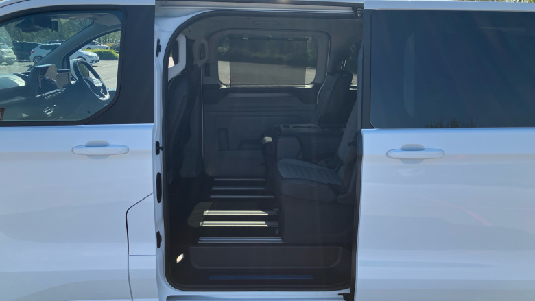 Ford Tourneo Custom 340 L2 Electric Rwd 160kW 65kWh H1 Titanium X 8 seater Auto